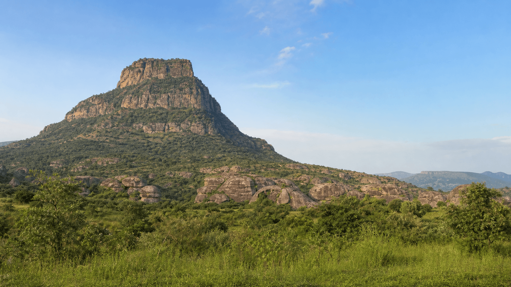 Vue du Pic Nahouri au Burkina Faso